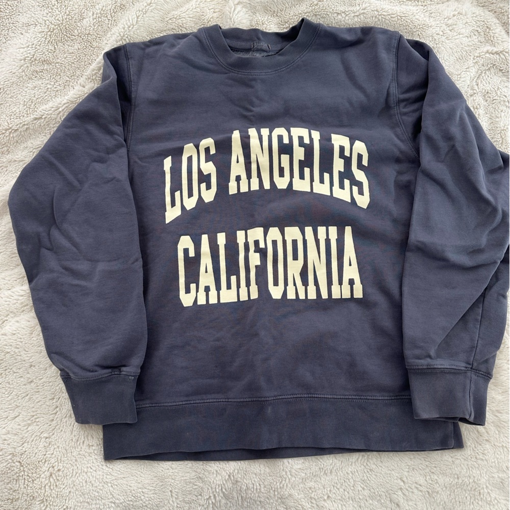 BRANDY MELVILLE SWEATSHIRT!